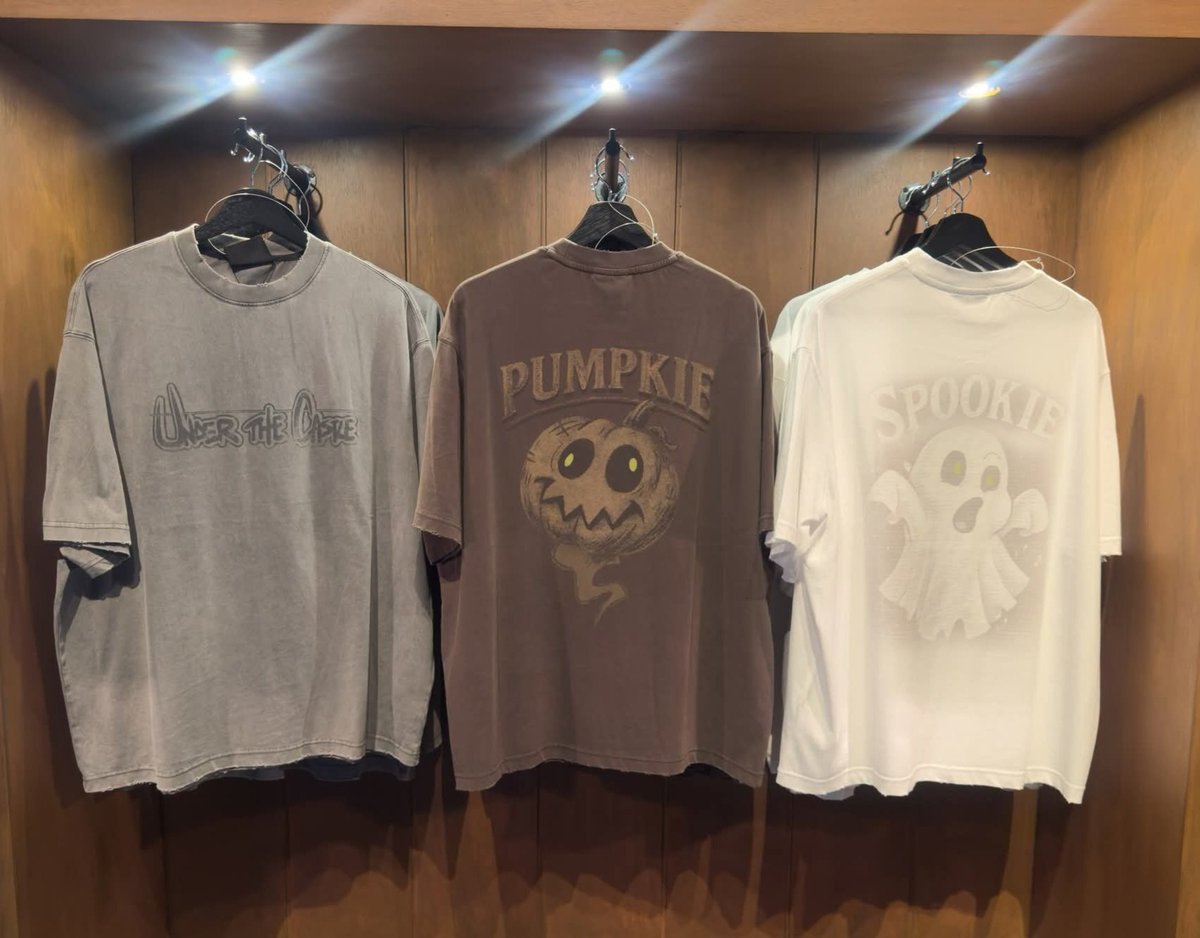 OohHunnies's tweet photo. ปล่อยเสื้อ  UNDER THE CASTLE 
ของใหม่ ยังไม่เคยแกะ ราคา 3,290 บาทรวมส่ง
SPOOKIE T-SHIRT สีขาว ไซส์ 2 ค้าบ

#ตลาดนัดjackson #ตลาดนัดอากาเช่ #ตลาดนัดgot7 #JacksonWang #แจ็คสัน
#UnderthecastlexJacksonWang #spookie https://t.co/uOlOEHKk7H