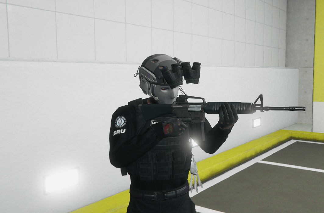 LuzCity_fivem's tweet photo. 👮LuzCity PD武器紹介👮

１　タクティカルライフル　
２　ネイビーカービン　
３　ベクター229

PD側に
かっこいい武器導入してます🔥

さぁみんなで打ちまくれ🔫🔫

#FiveM #GTA5 #新規住民募集 #LuzCity #PD #本番環境 https://t.co/3Qe6lBdzeA