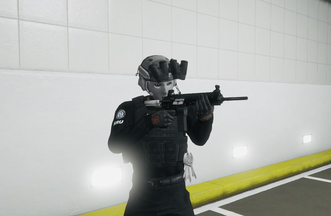 LuzCity_fivem's tweet photo. 👮LuzCity PD武器紹介👮

１　タクティカルライフル　
２　ネイビーカービン　
３　ベクター229

PD側に
かっこいい武器導入してます🔥

さぁみんなで打ちまくれ🔫🔫

#FiveM #GTA5 #新規住民募集 #LuzCity #PD #本番環境 https://t.co/3Qe6lBdzeA