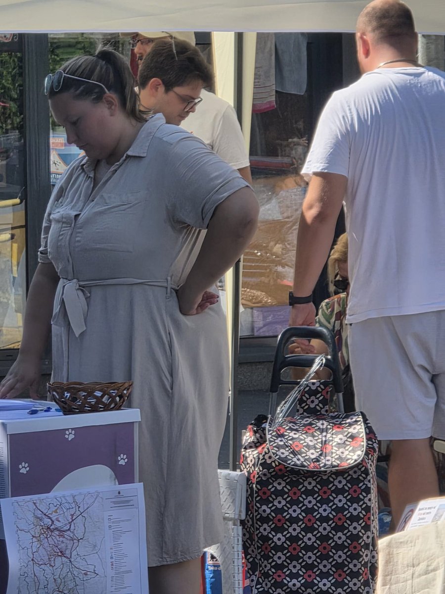 stevanovic87's tweet photo. Danas su na Vračaru štrokaderi hteli da sole pamet ali ih ljudi odjavili, prazno. Glavne zvezde tzv studenata krmača koja je pobegla sa stočne pijace u Boleču, student večernje škole i baba koja je bila Titova pionirka. Blokaderska pamet u mladost ! To nikad u Srbiji neće proći ! https://t.co/g71n0cYcCH