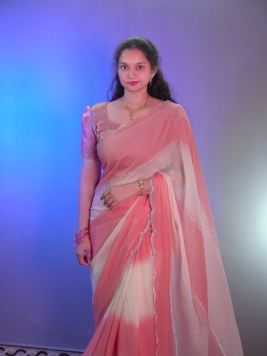 SumiiTalks's tweet photo. Saree link 👇
https://t.co/Duwgw5ftJe
#sareeaddict #sareeonline #sareegram #sareenotsorry #sumiivastra https://t.co/zJTVnfufQj