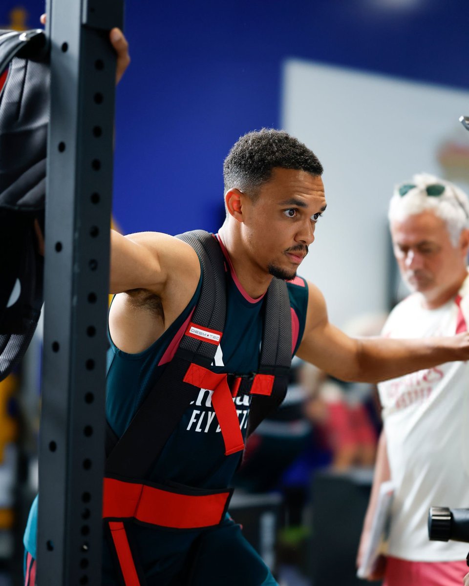 CR_74_'s tweet photo. Marca |

Arnold continues to impress during preseason.

He has been one of Real Madrid's standout players in friendlies so far.

He benefited from not playing for England at the World Cup.

He has prepared well for the entire season and appears to be in top physical condition. https://t.co/MDgmhPTUx0