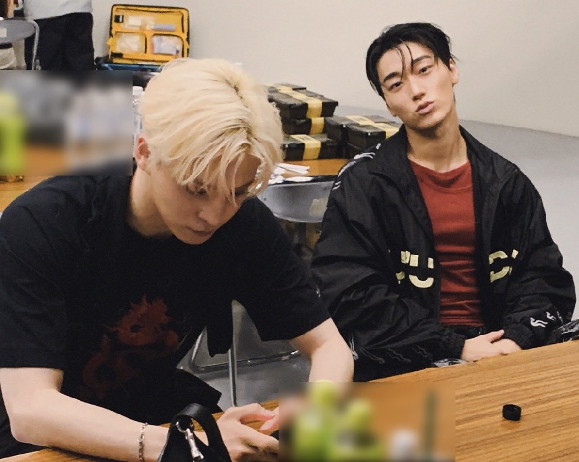yunsangilover's tweet photo. oh this photo is insane 🚬 https://t.co/x76eOZJzfh