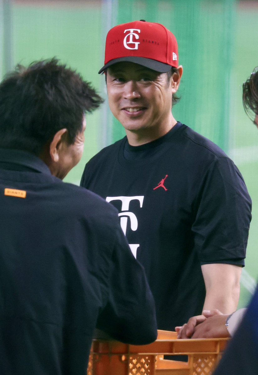 _m_79kame's tweet photo. 今日のかめいさん✨
やっぱり赤がお似合いです🥹

#亀井善行 #giants #ジャイアンツ
2026.08.02 東京ドーム https://t.co/mRatxzXc8T