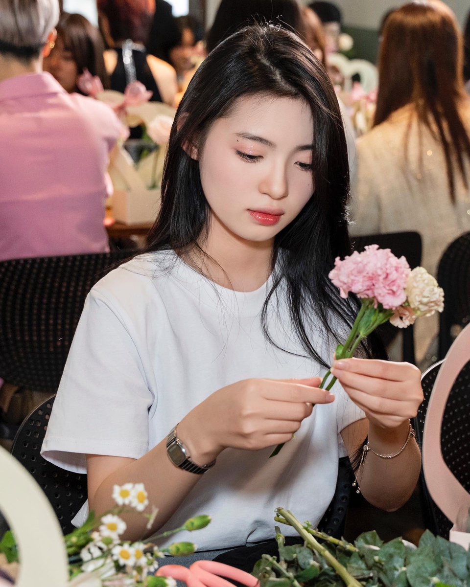 meme2424_'s tweet photo. Wassup 🌍 Just dropping by to say: no matter what yesterday was, today is a fresh start. 🌸
jSkR https://t.co/ETUWxWQ6s7