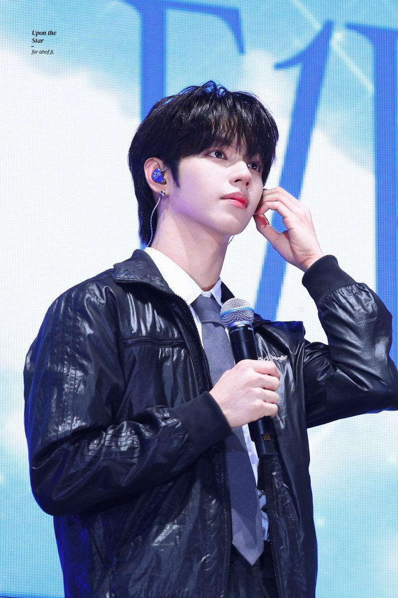 upts_JL's tweet photo. 260802 타이베이

#AHOF    #아홉                
#JL #제이엘 https://t.co/MftS7PVQA5