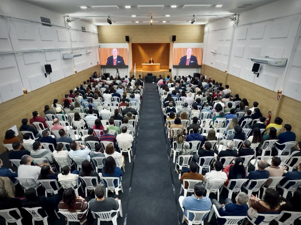 BenjaminTAguiar's tweet photo. Os PASSES retornam na noite deste domingo, 2 de agosto, imediatamente antes da palestra do orientador espiritual Benjamin Teixeira de Aguiar. (1/3) https://t.co/n2MUOTJE3g