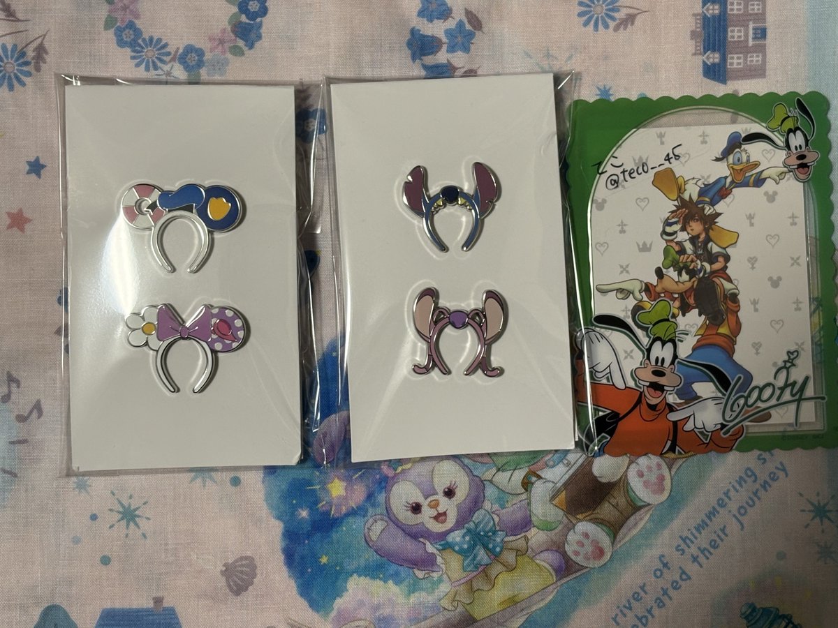 teco__45's tweet photo. 【交換】ディズニー ピンバッジ PIN COLLECTION ピンコレクション　カチューシャ

譲　ドナルド＆デイジー、スティッチ＆エンジェル

求　グーフィー&amp;チプデ

郵送交換。
検索からでもお気軽にお声掛けください☆ https://t.co/RfT9yadkzW