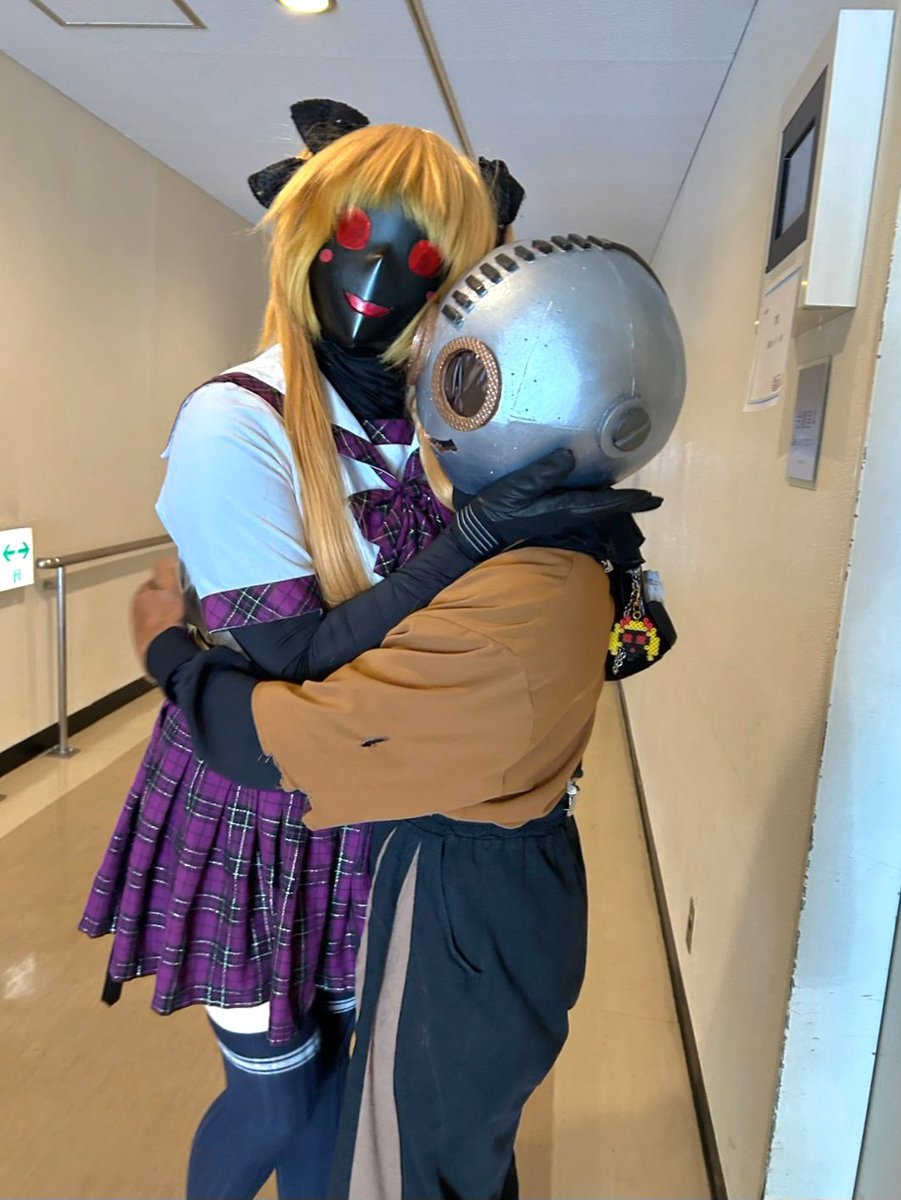 000kotetsu's tweet photo. たくさんのお友達に会えて、大好きなブレイクのショーも見れてよかったね、小鉄くん！
ところで、カノンちゃんとイチャイチャしているように見えるけど、この写真は一体………🤔💭 https://t.co/wFktOMKubM