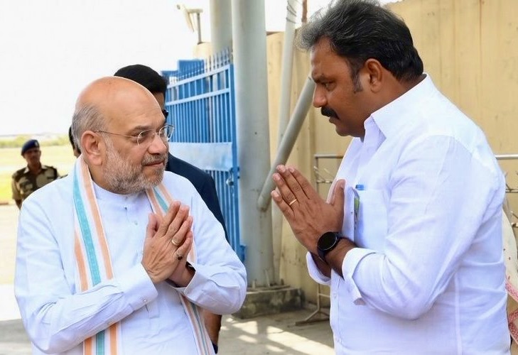 trramesh's tweet photo. Heartiest congratulations  and gratitude  to Shri @vinothragavend, who stood virtually alone and fought with courage, persistence and personal commitment against the previous DMK Government’s proposed ₹100-crore “Vallalar International Centre” project on the sacred Peruveli lands of the Sathya Gnana Sabha at Vadalur, associated with Arutprakasa Vallalar Sri Ramalinga Swamigal.

DMK wanted to pursue a  Missionary agenda and tried to  "hijack" Sri Vallar, a staunch Saivite, a staunch Hindu  Saint of the 19th Century  and show him more as a "secular human". 

Vinoth Raghavendran's  sustained battles before the Madras High Court and the Supreme Court have now resulted in the current Government abandoning the project as originally conceived and agreeing to protect the available Peruveli land.

This victory also exposes the deplorable failure of  @BJP4TamilNadu in protecting Hindu Temples and Endowments in Tamil Nadu.

The Tamil Nadu BJP has shown miserable inaction in the Courts when Hindu temples, temple lands, denominational rights and established customs and traditions have required protection. Even more disgracefully, it neither meaningfully supported its own functionary, Shri Vinoth Raghavendran, in this prolonged Dharmic struggle nor publicly congratulated him after his success.

@AmitShah Ji !   A political party that seeks Hindu votes must stand with those who actually fight for Hindu causes—not abandon them when the battle reaches the Courts as TN BJP did.

@NainarBJP Ji!    At least NOW, your party in Tamil Nadu can recognize his sustained good  work and  congratulate him ! 

 To all Hindus  - Shri Vinoth Raghavendran deserves the gratitude of every devotee concerned with the protection of Vallalar’s sacred heritage.     🙏🙏🙏