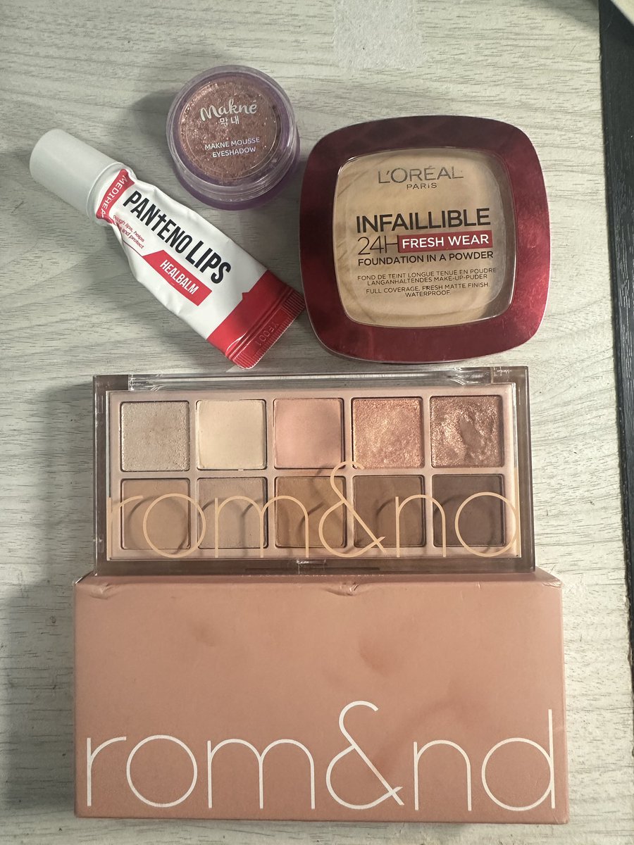 12novNok's tweet photo. ส่งต่อเซ็ตนี้ 349รส ได้ทั้งหมดในรูปค่าา
#ส่งต่อลิป #ส่งต่อdior #ส่งต่อลากลาส #ส่งต่อเครื่องสําอาง #คสอมือสอง #ส่งต่อtwentywendy #bwb #สกินแคร์ #บลัชdasique #3ce #romand  #ส่งต่อสกินแคร์ #ส่งต่อeucerin #gvana #holika #Loreal https://t.co/bvJ2hff4bj