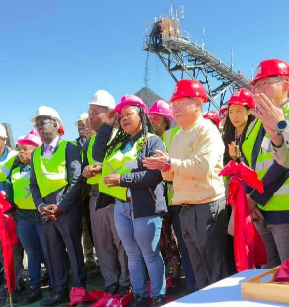 LimChronicle's tweet photo. 𝗡𝗘𝗪 𝗖𝗢𝗔𝗟 𝗠𝗜𝗡𝗜𝗡𝗚 𝗢𝗣𝗘𝗡𝗘𝗗 𝗔𝗧 𝗛𝗔-𝗠𝗨𝗗𝗜𝗠𝗘𝗟𝗜

A new Meteorological Coal Mining [MC Mining] project was officially opened at Ha-Mudimeli in the Makhado Municipality, Limpopo on Saturday 1 August.

According to MC Mining, the project is set to become South Africa's only large-scale producer of steelmaking hard coking coal, marking a significant milestone in promoting investment, economic growth, and job creation within the municipality and province.

#LimpopoChronicle