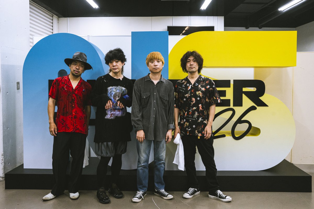 NUMBERSHOT_'s tweet photo. 【クリープハイプ】

「「「福岡いただきます」」」

その一言とともに、会場は一気にクリープハイプの世界観に。

みんなで”ひみつ🤫”の言葉も叫びながら、一体感あふれる空間が広がりました!!

言葉以上に音楽で想いを伝えるように、次々と楽曲を披露。
濃密な40分間で観客を魅了しました✨

「「「ごちそうさまでした」」」

#クリープハイプ #NUMBERSHOT