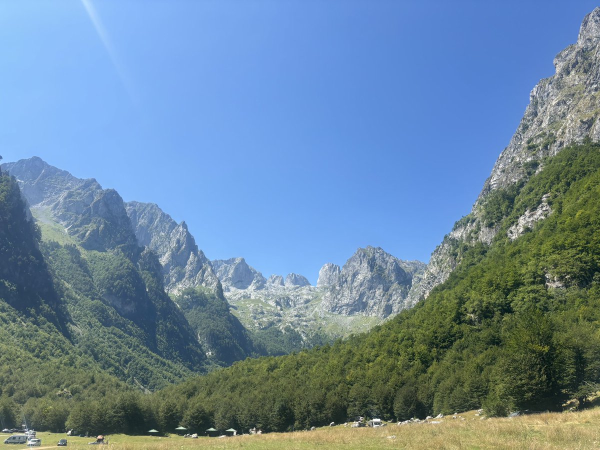 majabacovic's tweet photo. Wild beauty 🇲🇪
#prokletije https://t.co/VcYrdE5ow6
