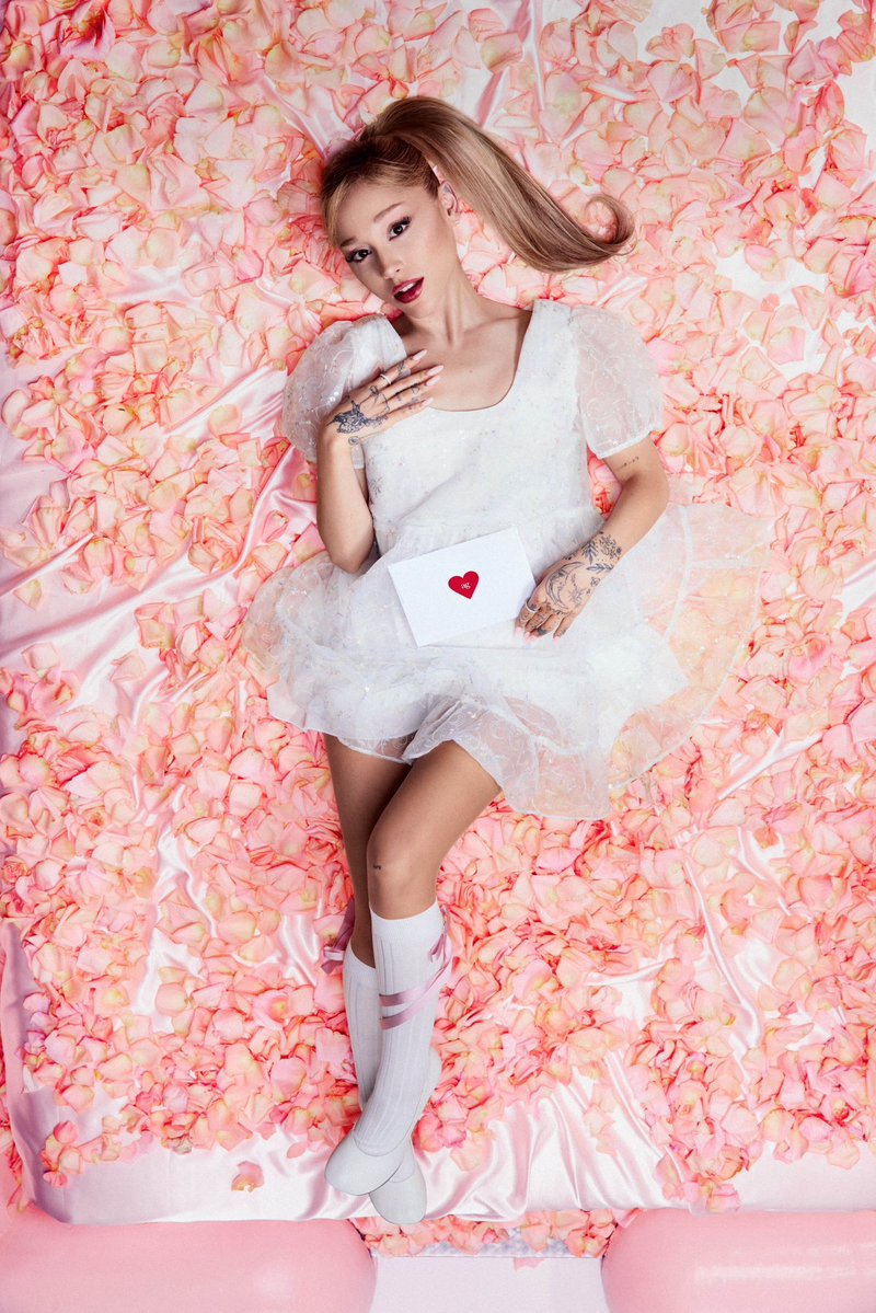 grandefile's tweet photo. ariana grande for her “love notes” fragrance (2024) https://t.co/ltnzoJPHu5