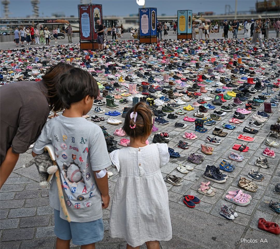 mhdksafa's tweet photo. Thank you Netherlands. Thousands of children’s shoes line Dutch beach in memory of ~22,000 Palestinian children killed in Gaza!

Don't stop talking about Gaza. https://t.co/18VJ1NHiW6