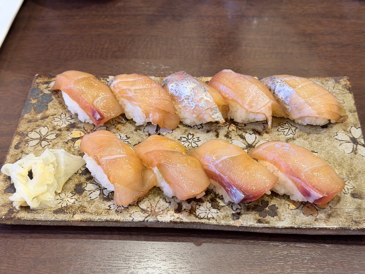 bokarukun's tweet photo. 一泊伊豆大島旅行でした！！天気に恵まれて本当最高だったー！
またいくぞ！ https://t.co/2cevAW5K0P