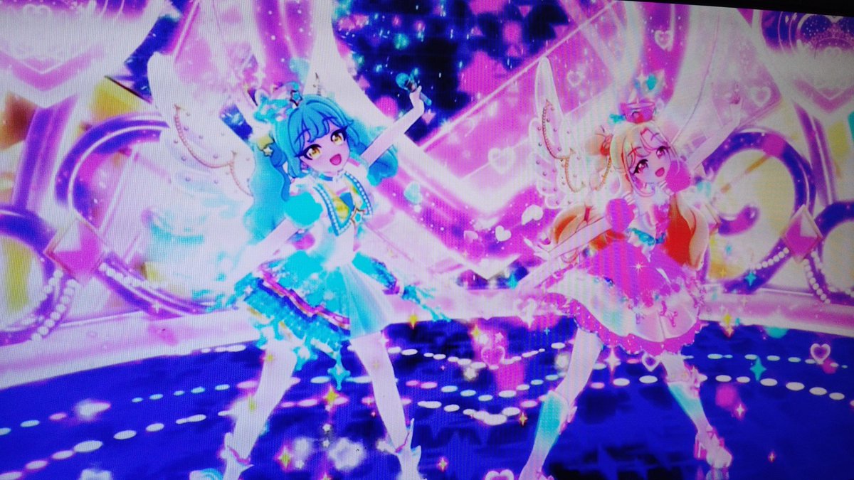 dongurimura918's tweet photo. おねがいアイプリの放送はエマのキラキラのバズリウムチェンジの画像です！↓#おねがいアイプリ#いのり#あおい#エマ https://t.co/JwU7IYz5vn