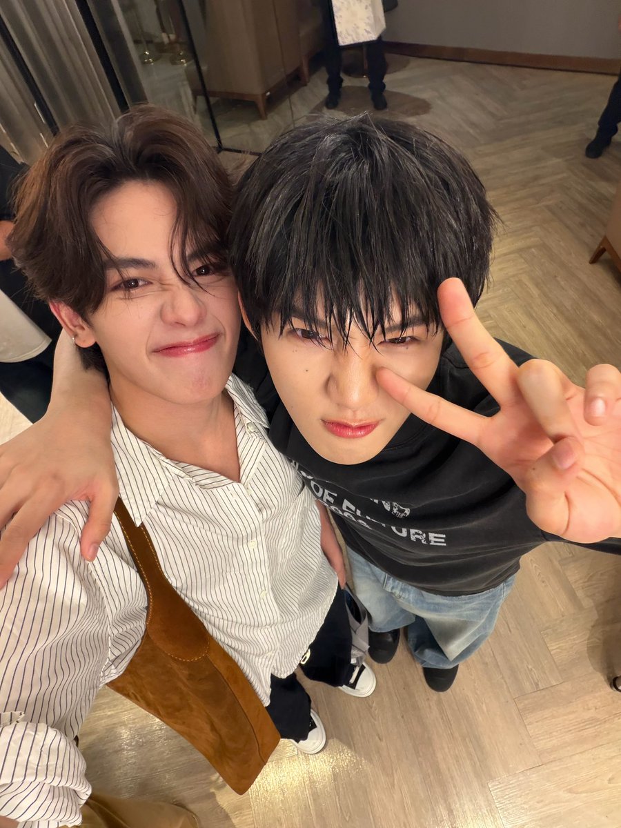 shoguunn's tweet photo. 3หน่อ aplan รักๆๆๆ 🤍
#PAYBACKTheSeries https://t.co/bRJH7mAMnj