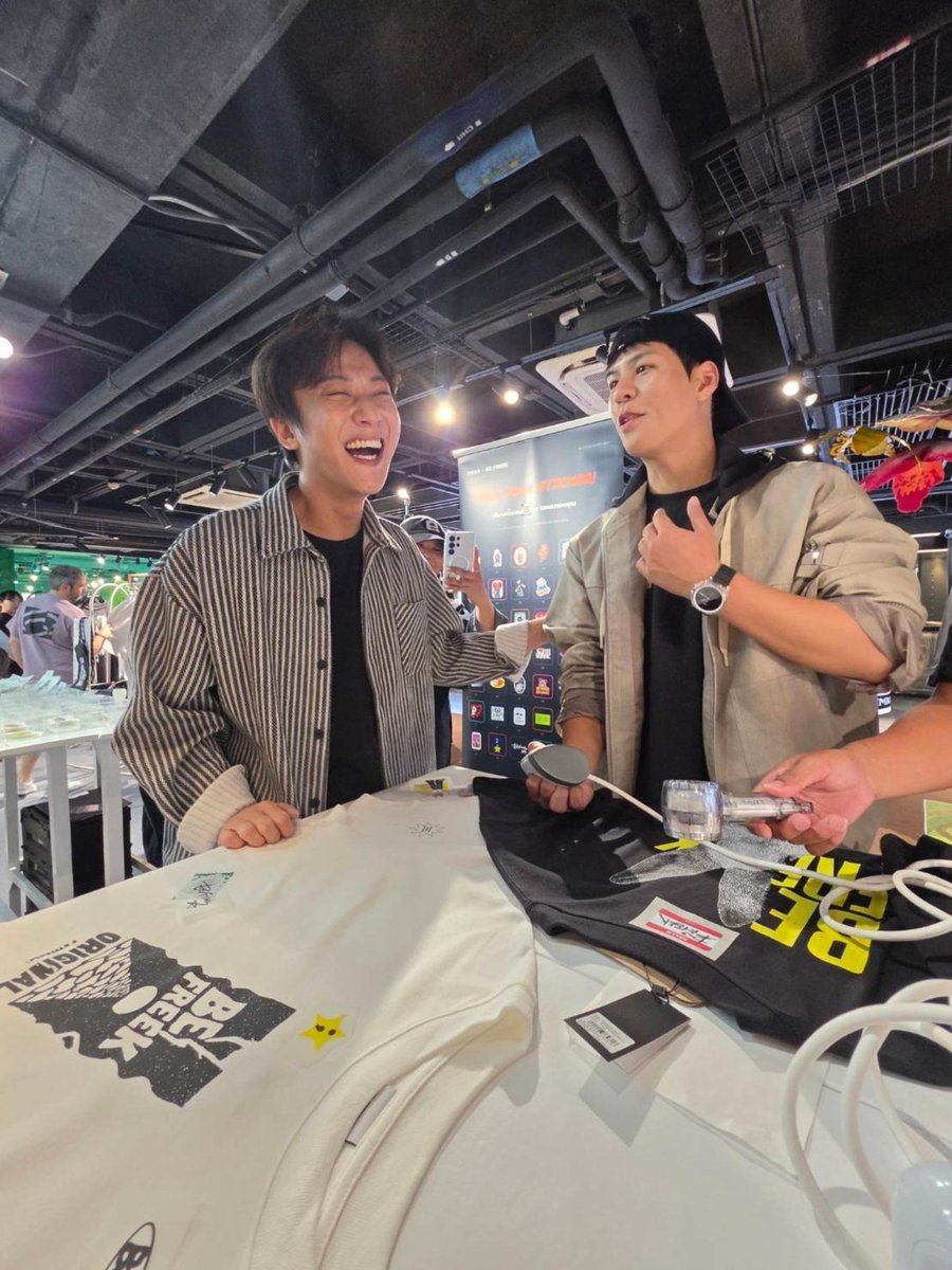 AlwaysJungshine's tweet photo. พี่จองสนุก แอดก็สุขใจค่ะ 😁😆
แล้วจะไปสนุกๆแบบพี่นะ 😍🥰
.
Repost IG #jung_kt_
สนุกไหม..ผมสนุกมาก

#คัลแลน #พี่จอง #คัลแลนพี่จอง #BEFREEK https://t.co/sHdmrMA5Qc