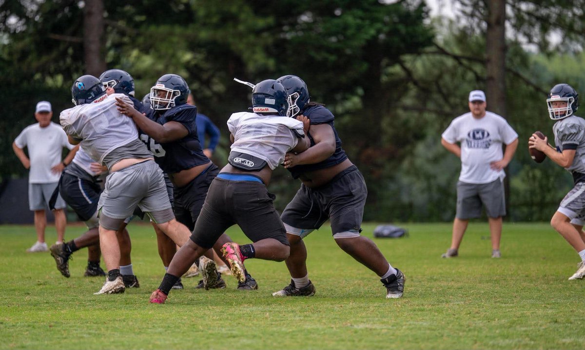 jayvin_2028's tweet photo. Ready to get my junior season started # 15!! https://t.co/bx08HvtUJr