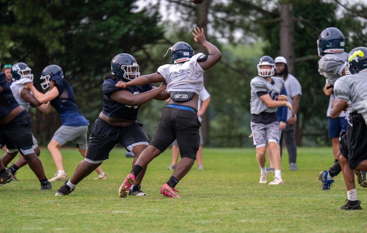jayvin_2028's tweet photo. Ready to get my junior season started # 15!! https://t.co/bx08HvtUJr