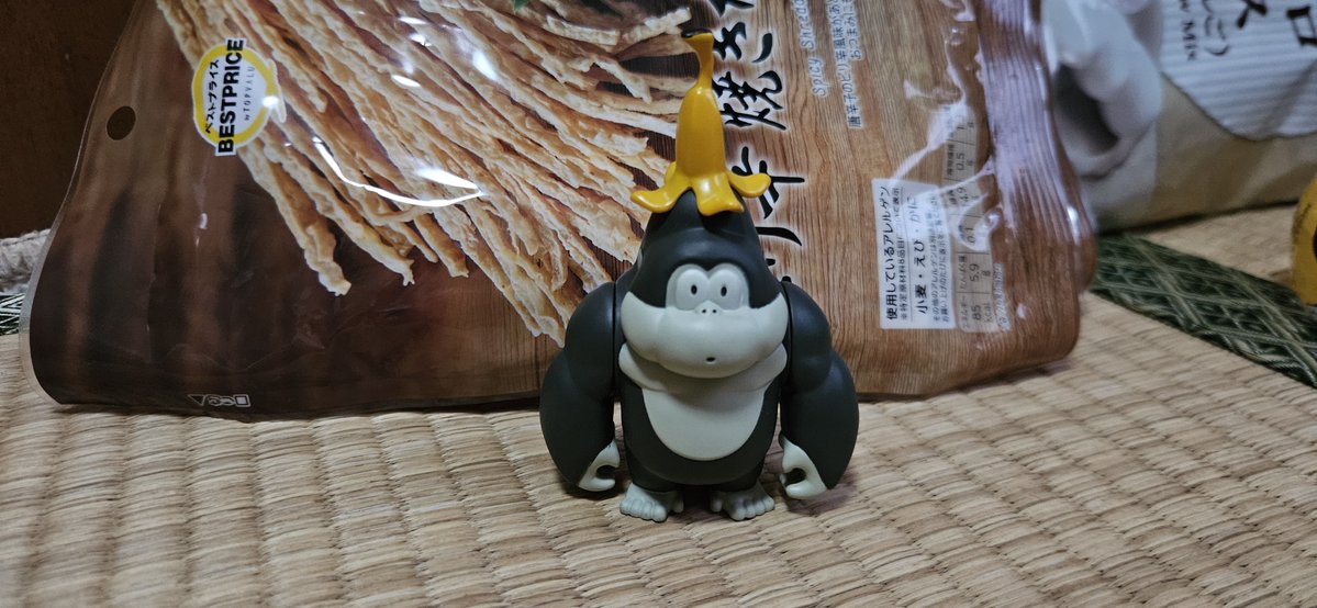 caster_rinbo's tweet photo. ゴリラに囚われた男がガチャしてきた https://t.co/BMECreDoEd