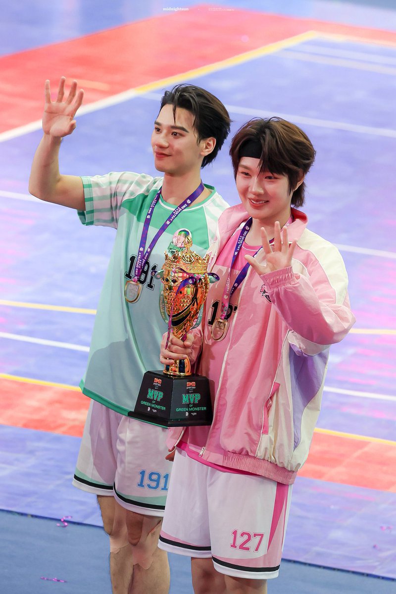 bwithknp's tweet photo. mvp ของทั้งงานคือพี่ แต่ mvp ของพี่คือหนู https://t.co/Zx4RFWojGL