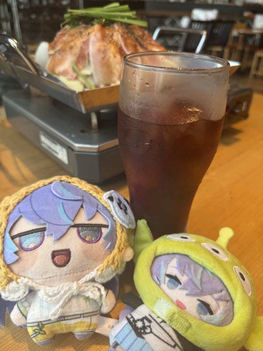 a_nihilist_w's tweet photo. あるかりさんと昼からアルコール摂取してきた！たくさんお話でき、大変𝐇𝐚𝐩𝐩𝐲 https://t.co/Mz8zf89pMS