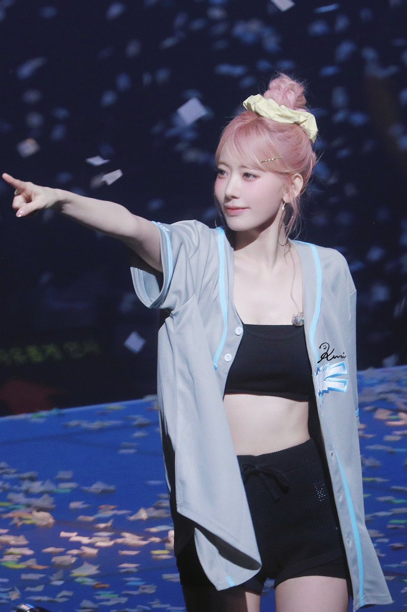 Kuriwonderland's tweet photo. 260802

#SAKURA #사쿠라 #宮脇咲良 #sakumail https://t.co/BqsAcoofXf