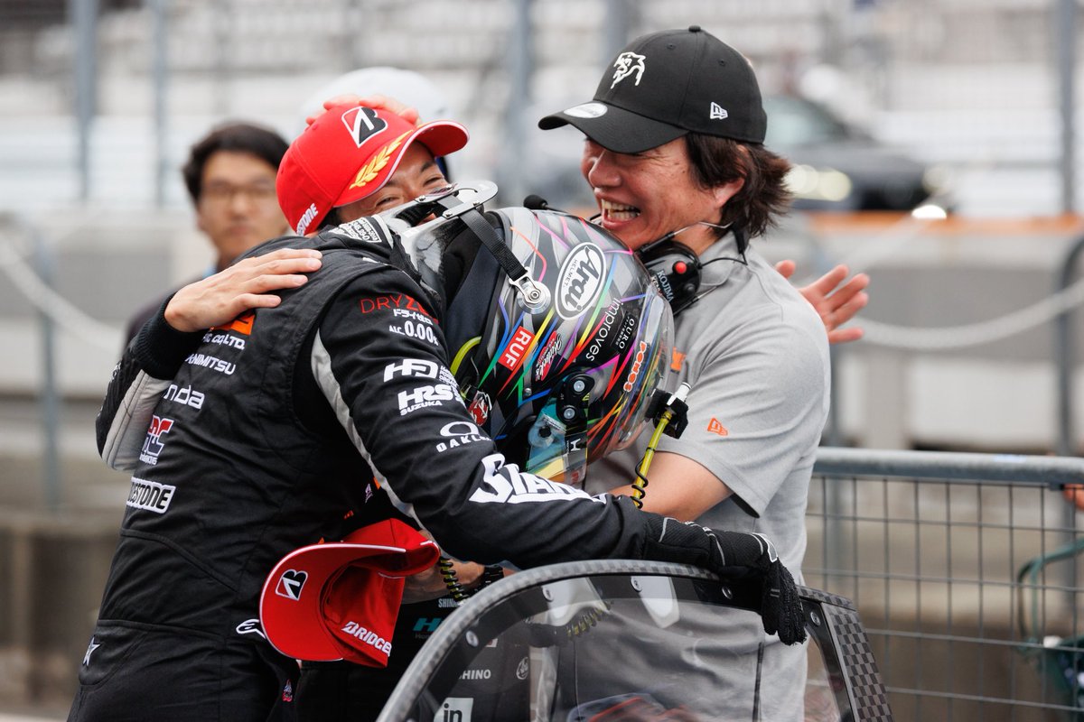 HondaJP_Live's tweet photo. #SUPERGT Rd.4
富士スピードウェイ 決勝正式結果
 
Honda HRC PRELUDE-GTが初優勝🏆
 
優勝　100号車 STANLEY TEAM KUNIMITSU（山本尚貴／牧野任祐）
2位　8号車 Team HRC ARTA MUGEN（太田格之進／大津弘樹）
5位　17号車 Astemo REAL RACING（塚越広大／野村勇斗）
9位　16号車 ARTA MUGEN（野尻智紀／佐藤蓮）
リタイア　64号車 Modulo Nakajima Racing（大草りき／イゴール・オオムラ・フラガ）
  
山本尚貴選手🗣️
「チャンスは多くないと思っていたので、仕留めるとずっと決めていたスタートで挑みました。全てがうまくいったと思います」
 
牧野任祐選手🗣️
「昨日も予選で負けて、本当にキツかったのですが、（山本）尚貴さんとTEAM KUNIMITSUで優勝出来て、本当に嬉しいです！」