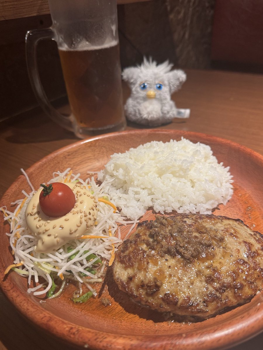 mochimo1022's tweet photo. ハンバーグ🍺 https://t.co/vCpVKRoU8o
