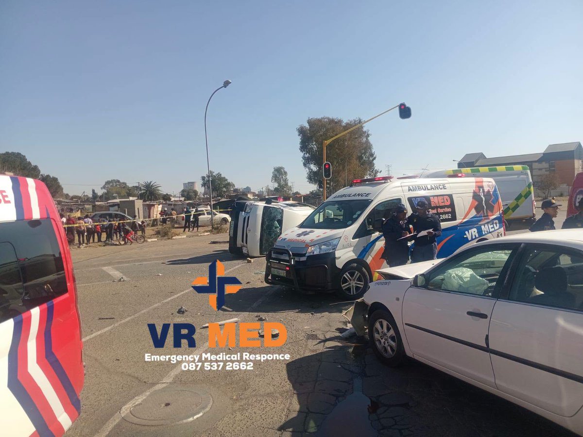 _ArriveAlive's tweet photo. Taxi crash on Dr Belcher Drive, Bloemfontein
https://t.co/YtYF7aLzzn
#ArriveAlive #RoadSafety #VRMedical https://t.co/h41AcftDLT