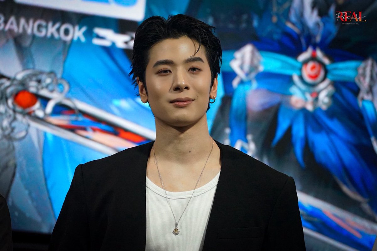 RealPorscheSVRN's tweet photo. วันนี้ก็ดีใจอีกแล้วที่ได้เจอ ✨

SVRN WUWA GAME TALK 
#HOLOGRAPHICOVERDRIVE2026xSVRN 
#AISeSportsxWuWa 
#SVRN #SOVEREIGN https://t.co/r2xc2f2xOY