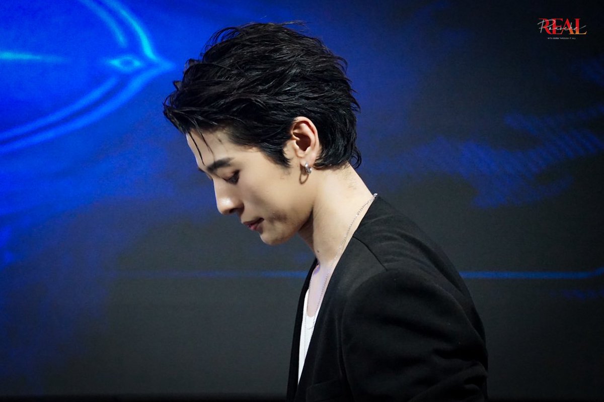 RealPorscheSVRN's tweet photo. วันนี้ก็ดีใจอีกแล้วที่ได้เจอ ✨

SVRN WUWA GAME TALK 
#HOLOGRAPHICOVERDRIVE2026xSVRN 
#AISeSportsxWuWa 
#SVRN #SOVEREIGN https://t.co/r2xc2f2xOY