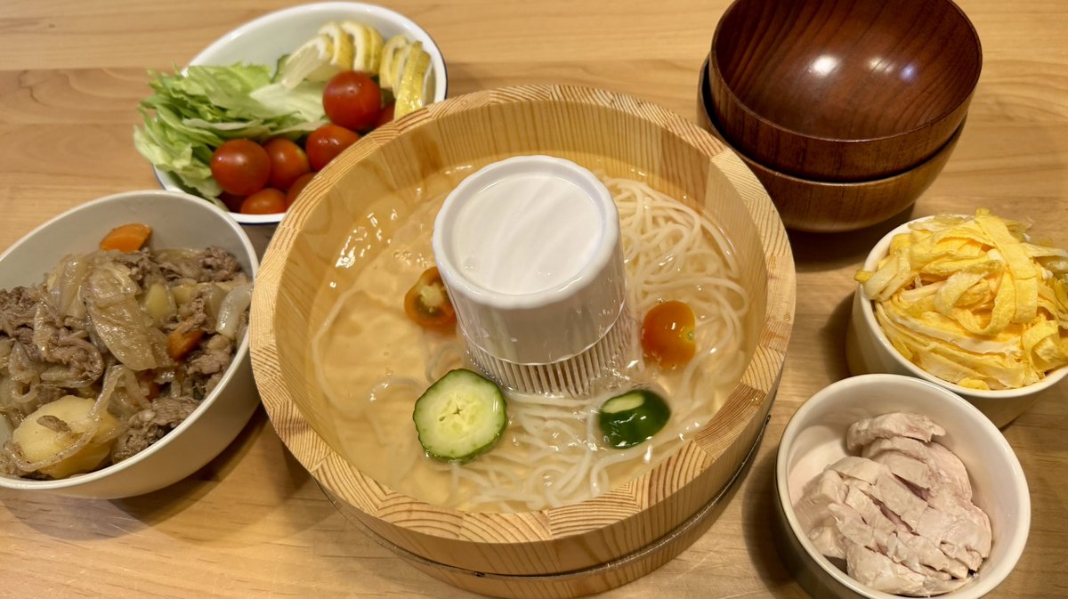 she_is_fishdick's tweet photo. これまで素麺を真面目に食べてきたわたしですが、今夜は流してみます https://t.co/fU8tSkEM4P