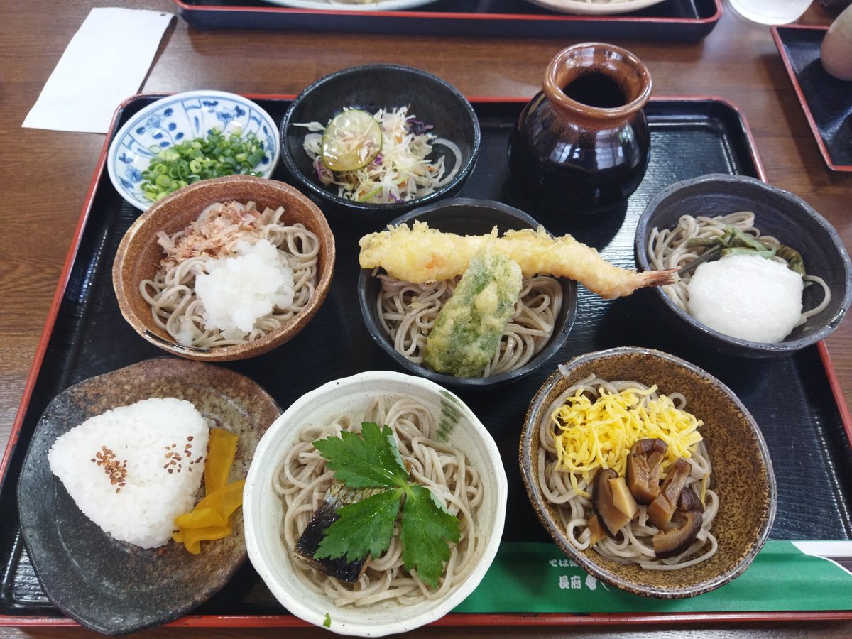 tesopen26's tweet photo. 昼は蕎麦食べた😋
美味しかった。
面白かったのが、
私が食べたセットが
「小次郎御膳」で、
旦那が食べたセットは
「武蔵御膳」だったこと🤣
山口だからこそのネーミング（笑） https://t.co/BMzAFxn9Mb