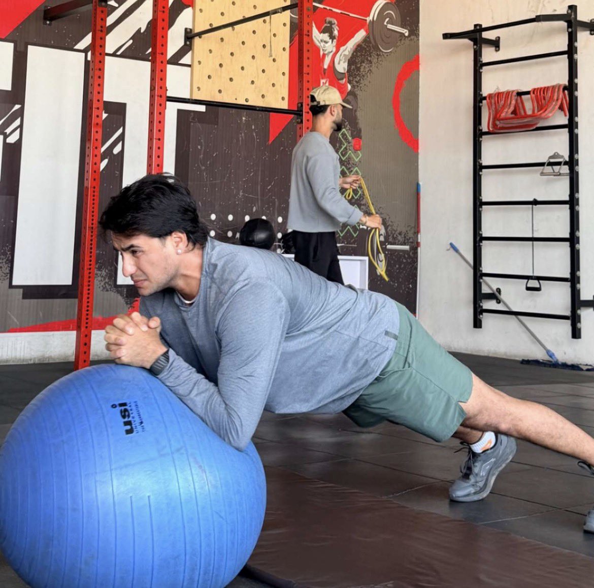 yawzzreem's tweet photo. Atleast we are getting gym content from him he’s saving up for the next series guys trust🙏🏻 https://t.co/sjdoonvVTD