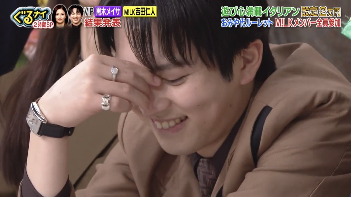 Whoarethose_for's tweet photo. 何度ジャケ写を見ても新鮮な気持ちでこの顔してる
#罪と罰と雨とキス https://t.co/o8G8mNa4Fe