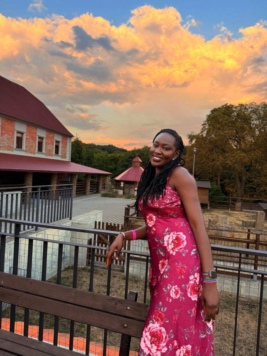 jukaliond's tweet photo. The day my face card declines is the day I am going to be brokeeeeee!!!!

Summer sunsets. #ExploringCzechia https://t.co/UFIfGtTOGX