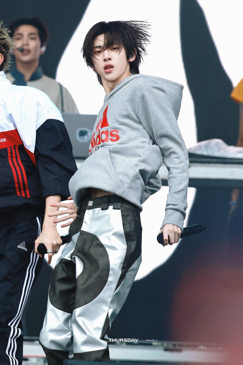 jjuinnlop's tweet photo. apa aku boleh speak up?🙂
waktu nonton lollapalooza aku notice banget pakaian juhoon simpel banget (cuma hoodie doang pliss) iyaa tau hoodie jg mahal kok... tapi kan ini acara besar, terus waktu perform lagu ACAI dan part ICONIK DIA ITU!!! gk tau kamera nya lari kmna(hilang arah) https://t.co/bWrRHP3NIT