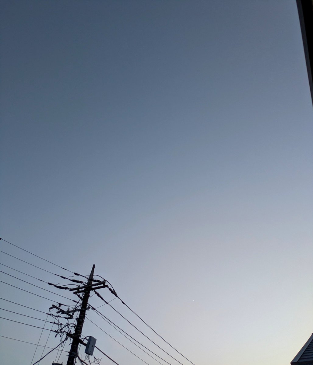 iriko96346's tweet photo. 本当に久しぶりにリアタイできますヽ(=´▽`=)ﾉ
写真は先月帰省した際のブルーモーメント、曇ってて比較的過ごしやすかった夕暮れ時
ケニー・ロギンスからスタートだなんて幸せ過ぎる🫶
#kmixbm
#村上選曲 https://t.co/09VRQbkGJp
