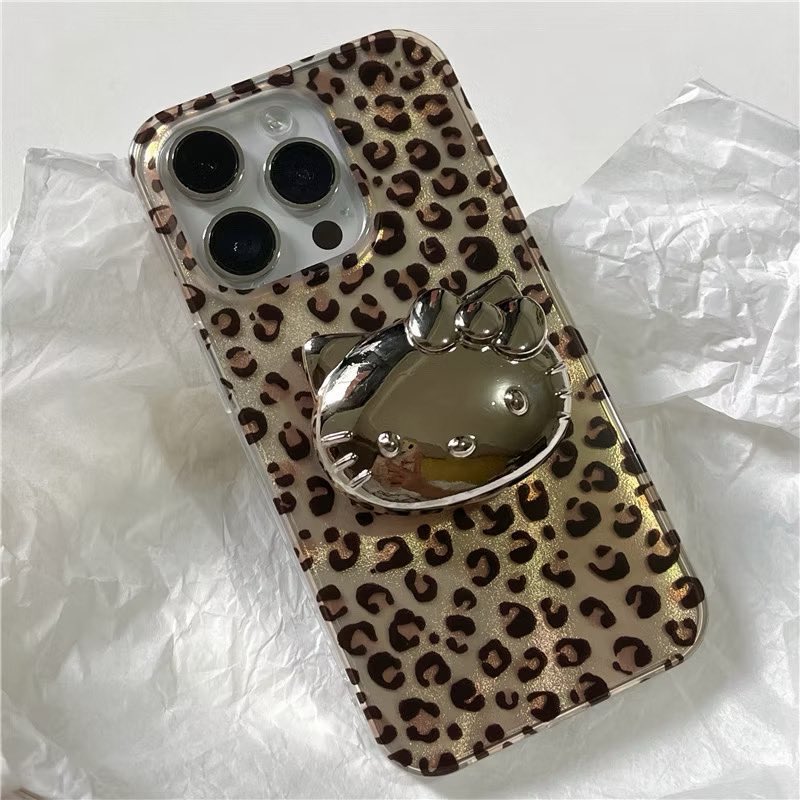 YUMYIM246's tweet photo. 🐆💖 เคส iPhone ลายเสือดาว x KT Cat น่ารักแซ่บ‼️ กันกระแทกอย่างดี (Shock-proof) ✨ #เคสiphone 

ใส่ได้หลายรุ่น 11–16 / Pro / Pro Max
สวย ครบ จบในเคสเดียว 😍

📍พิกัด: https://t.co/AaX8piZ5zq https://t.co/FSjyXa3P4n