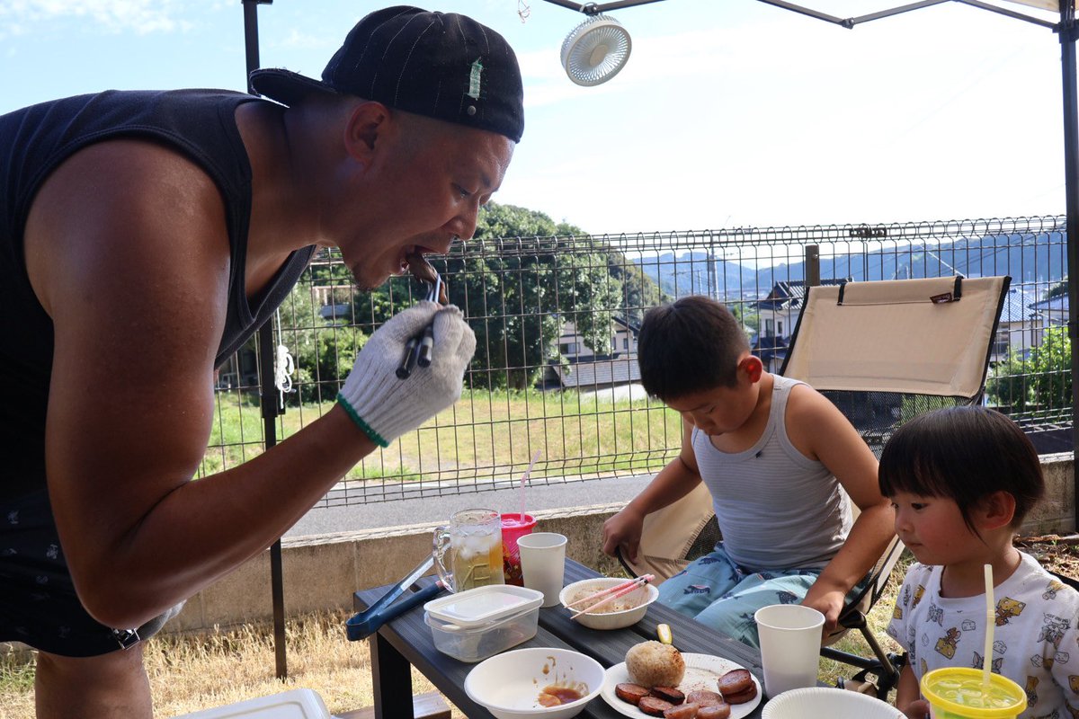 fuyuse0128's tweet photo. 久々のお家バーベキュー

ふたりとも、たくさん食べられるようになってきたね。 https://t.co/9q1a8LEHa9
