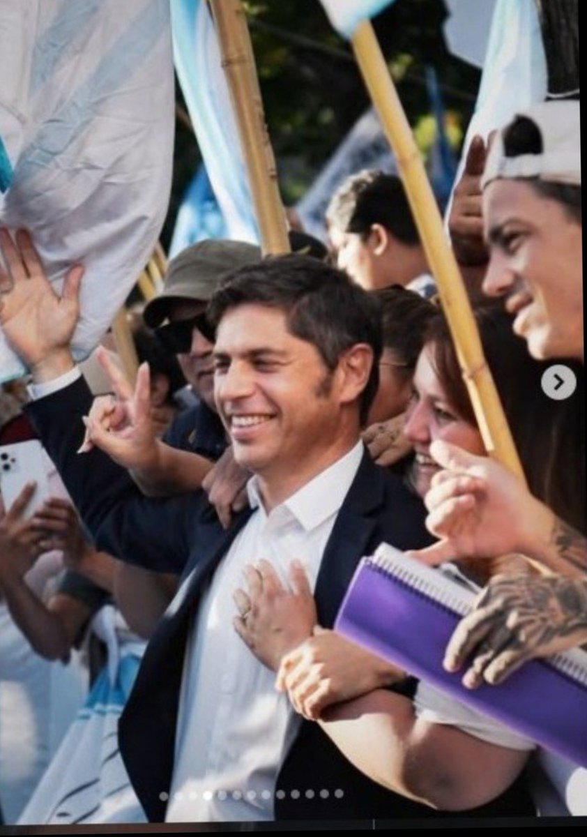 CeliaCa64635174's tweet photo. Axel Kicillof un gobernador del pueblo y futuro Presidente para todos y todas.
Tengan un hermoso Domingo.
Abrazo grande compañeros
#BuenosDías
#AxelEsDelPueblo
#AxelPresidente2927
#AxelEsPatria
#CristinaEsInocenteYLibre https://t.co/admnU60TuZ
