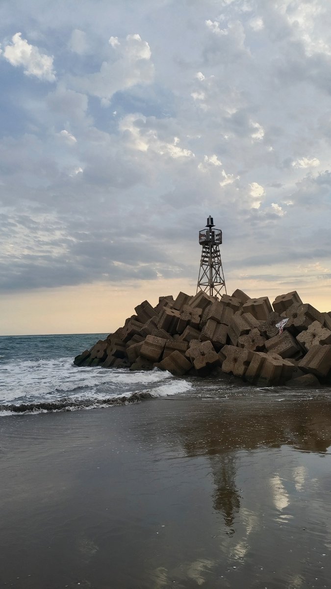 Bulvin's tweet photo. Un pequeño faro, un gran paisaje. 🌊📸

📍Las Glorias, Guasave.

#Bulvin #Sinaloa #Guasave #LasGlorias https://t.co/d6LAoeyifr