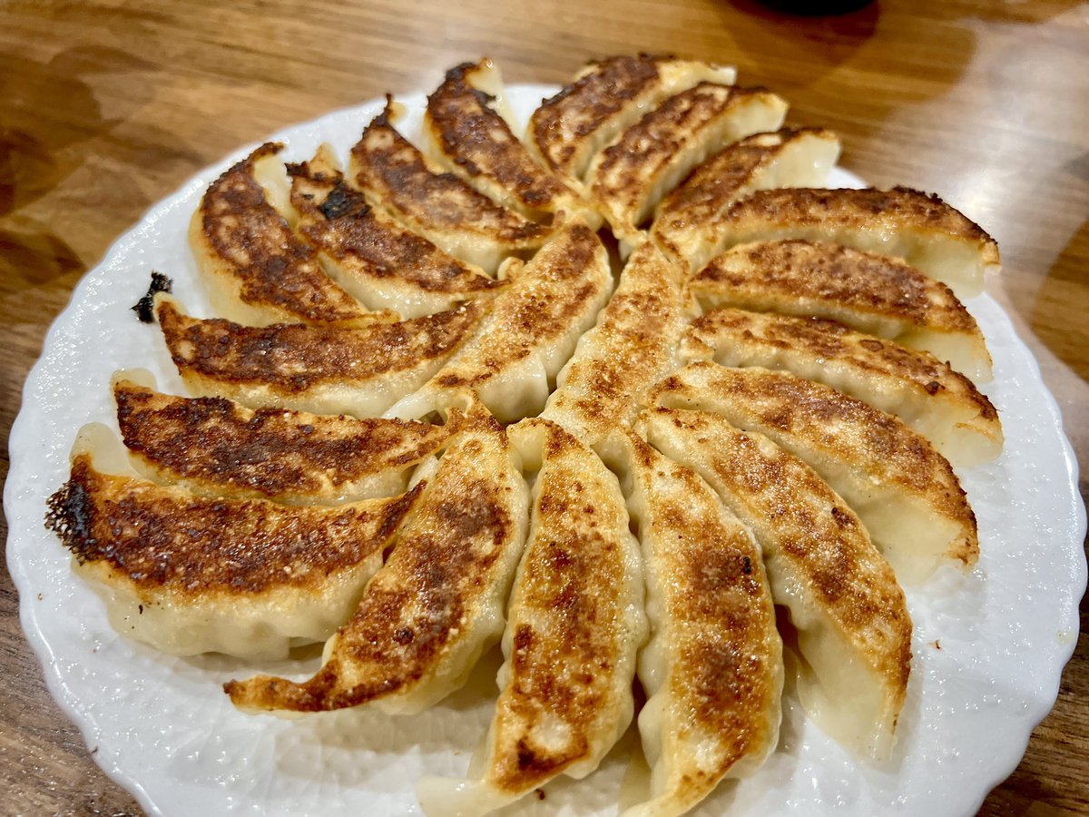sen_achiko's tweet photo. 今日は楽をして無印良品の餃子。
薄皮パリパリ系🥟 https://t.co/tiPhRM3Thl