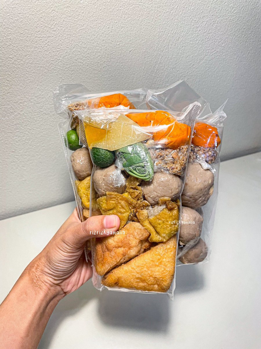 rizrizkyamalia's tweet photo. Aku mau nyetok cuanki favorit aku. 
Beli onlen enak bgt‼️

Sekalian mau beliin buat 2 orang, masing-masing dapat 2 bungkus ya.

Syaratnya:
- Ga perlu fllw aku 👍🏼
- RT & like twit ini
- RT & like pinned twit di profil aku 
- reply “mau”

Udah itu aja, besok aku umumin jam 6 sore ya 🫶🏼