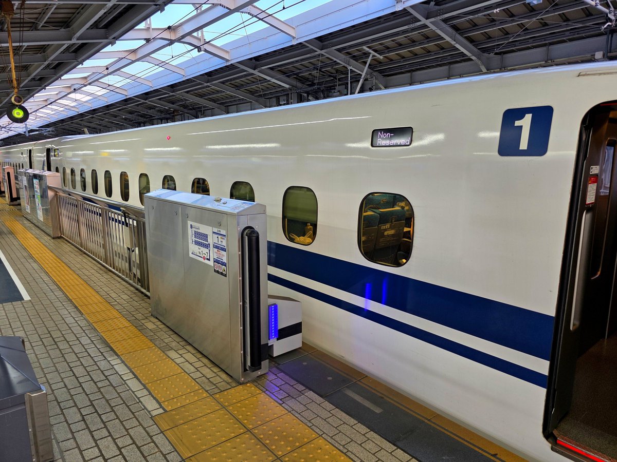 yuuki329's tweet photo. 大阪ワークショップ終了しました！
これから帰ります🚅

可能性がたくさんあるメンバーに会えてやりがいがあるワークショップでした🎵
ただ時間はいくらあっても足りなかった💦

久々に教え子のみりかにも会えて嬉しかった😊
ズボン船長のネネンの時から、もう19歳って早いね〜
あとで写真載せます😉 https://t.co/AS48w91Y5Y