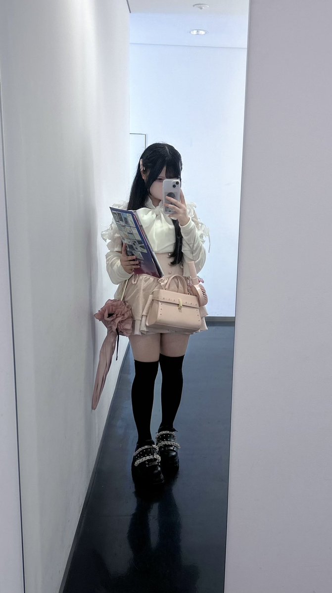 fq0x_v's tweet photo. これは、袋貰い忘れてパンフ類直持ちのバカ👈🏻最後にもらいました https://t.co/KyVqlig1aj